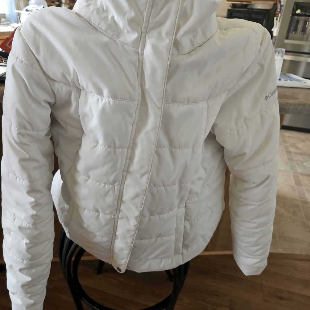 Columbia Women's Cream White Quilted Puffer Jacket